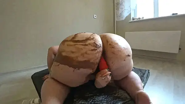 Irina – BBW scat and fuck dirty dildo smears shit on the big ass