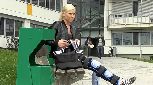 Troubles with the brace – Vanessahe