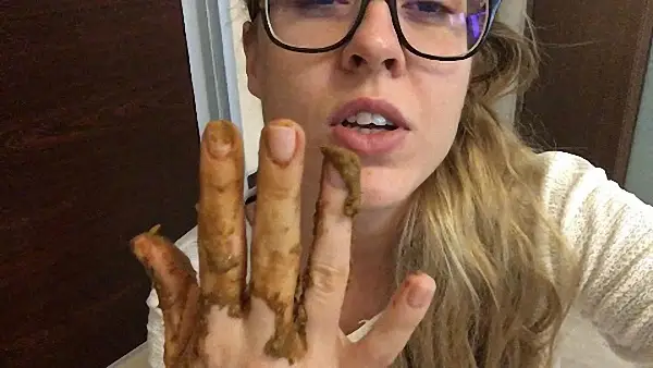 EllaGilbert – Lick me eat me follow me