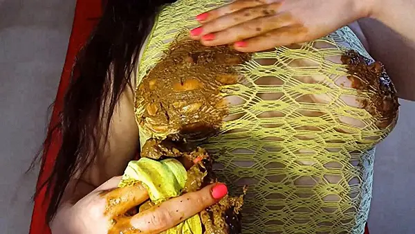AnnaCoprofield – Dirty Yellow Panties