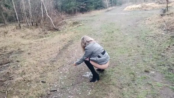 Czech amateur girl fuck and pissing