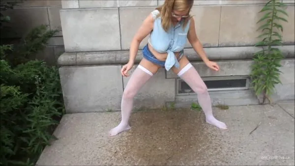 Christine – My pee splashed on my fishnets