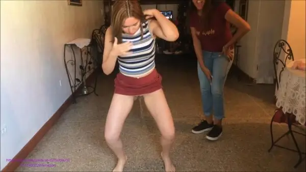 Wamazon hot latina pissing before her date