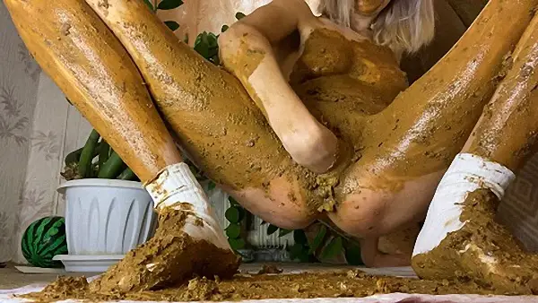 p00girl – Stuffing socks in shit body slope and a big pile of hot