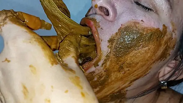 Ladycatx – Shit smearing and Anal play – Good Shit