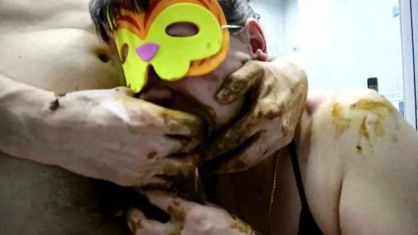 WCwife – Real amateur scat video – Public strange shit