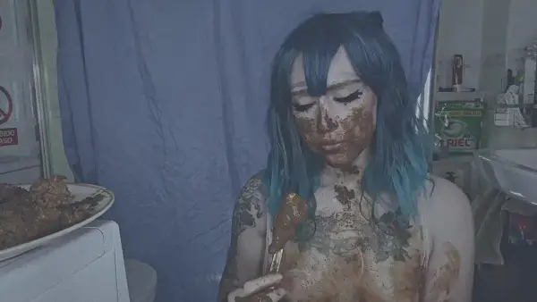 DirtyBetty – Sexy Ghost Babe SCAT Madness