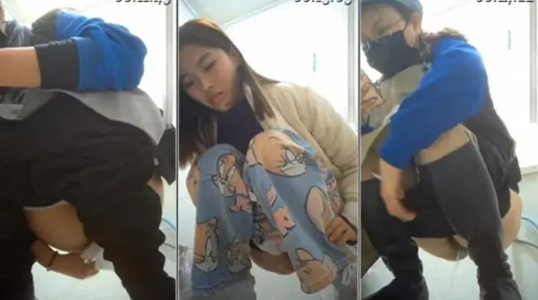 Chinese Lady In Toilet 56