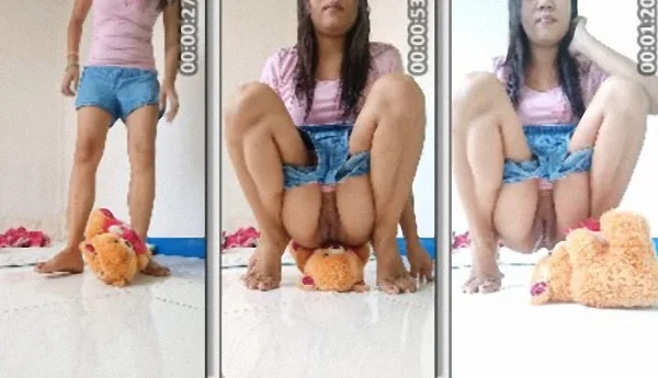 cummybaby27 – peeing in teddy bear