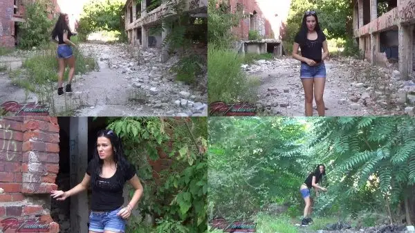 wildeva – outdoor desperation and pee in ruins