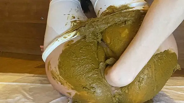 p00girl – Diarrhea in shorts fisting dirty ass