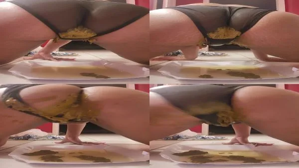 UniQueen21 – UniElla pooping panties