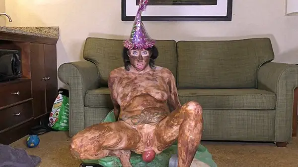 Dirtygardengirl – Scat Covered Birthday Custom