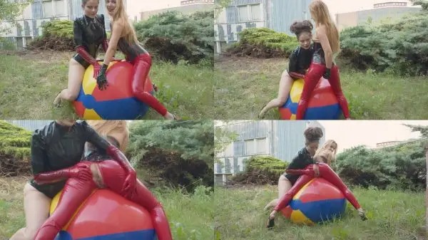 lolicoon – beach ball vs latex girls