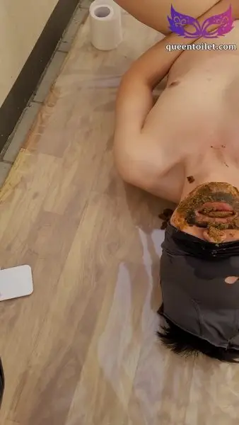 Korean queens asshole is so low on the toilet seat that the scat is like…