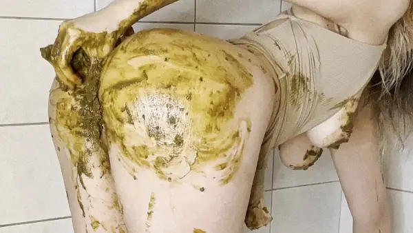 Feeding Myself women scat videos