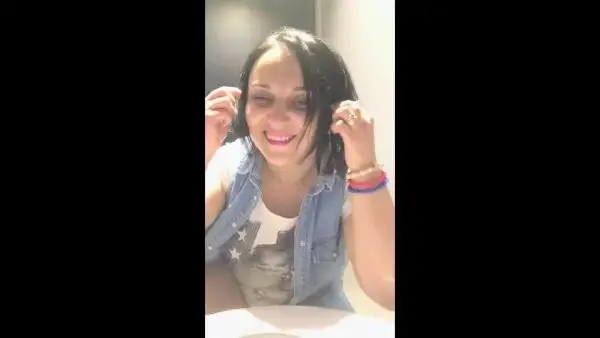 melissaredpassion – The Golden Rain in the Public Toilet