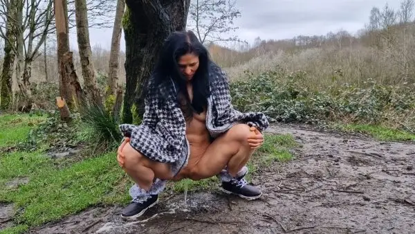 Almost caught nude outdoors and pissing
