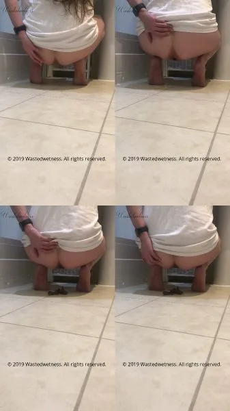 wastedwetness – Shitting and pissing on the floor solo