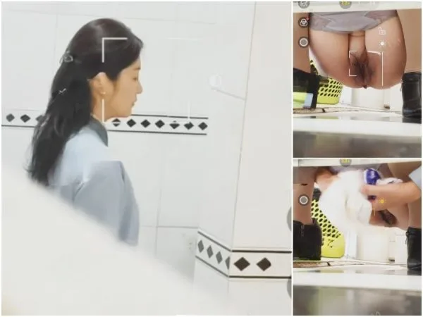 手持ちカメラで女性用トイレに忍び込んで写真を撮っています❤️ 財務部で一番美しくてエレガントな女性同僚です。彼女がこんなにスリムで、下半身がこん…