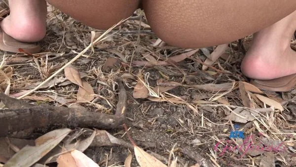 Lalie Fox Pee Outdoor