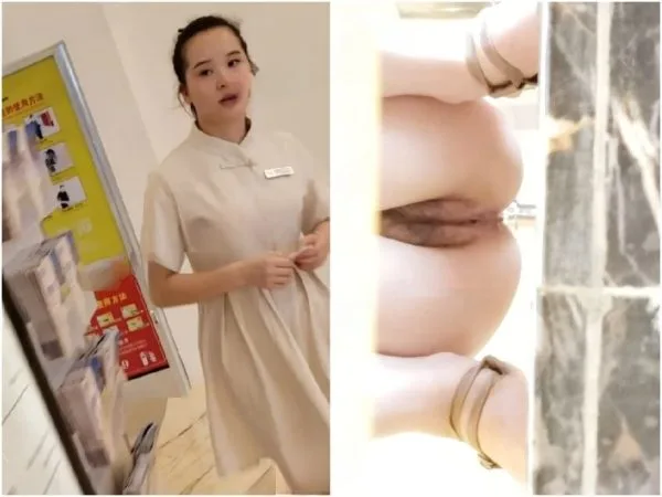 ホテルの女性用トイレを隠しカメラで捉えたパノラマ映像 ❤️ 美人ウェイトレスの、うっすらと産毛が生えた、滑らかで柔らかそうなマンコ Hidden…