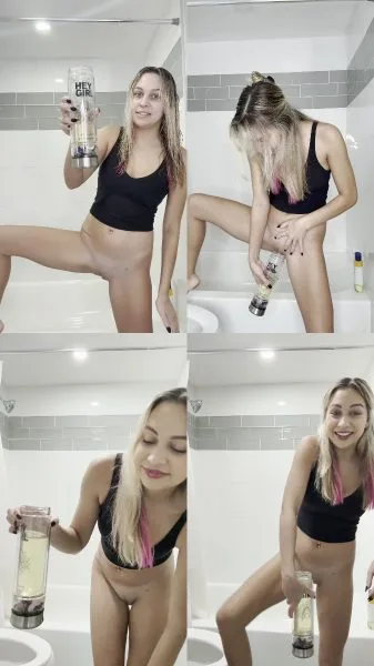 tiffstreatsxoxo – peeing 3 times in the glass water bottle until it over…